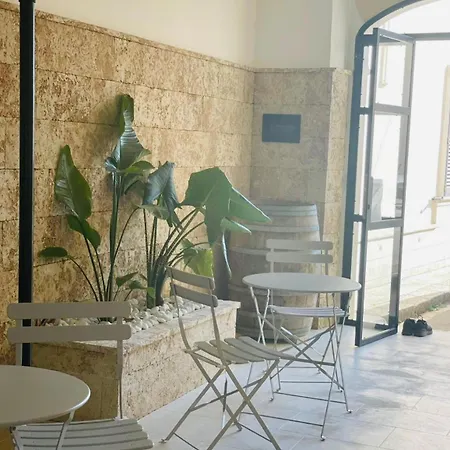 La Corte Nel Vico Oda ve Kahvaltı Leverano