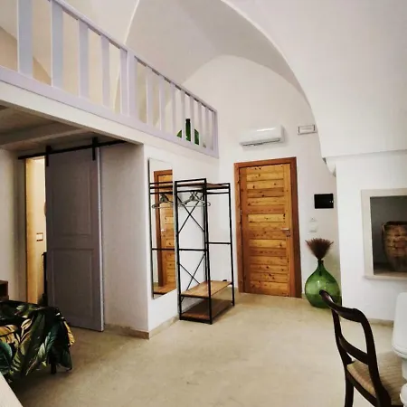 La Corte Nel Vico 3* Leverano